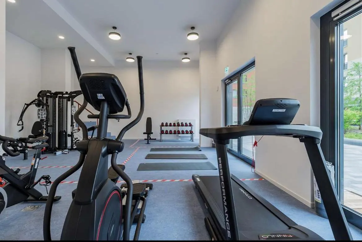 Studio Apartment Uber Den Wolken Berlin Germany