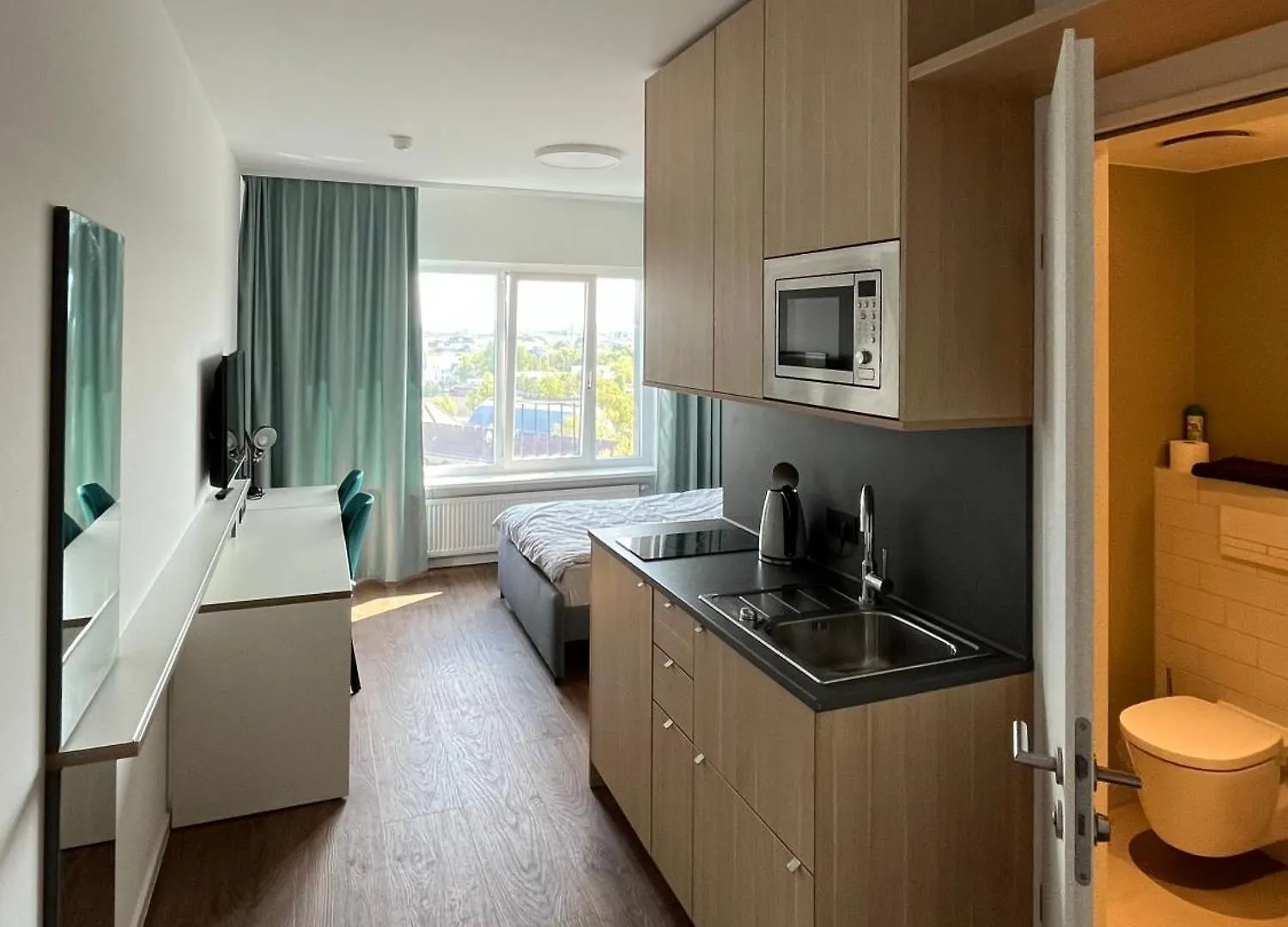 Studio Apartment Ueber Den Wolken contacts